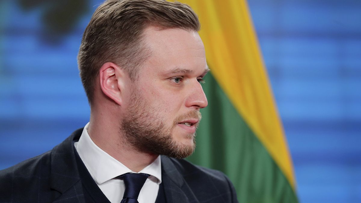 Латвия и Литва объявили о высылке российских дипломатов в знак солидарности с Чехией