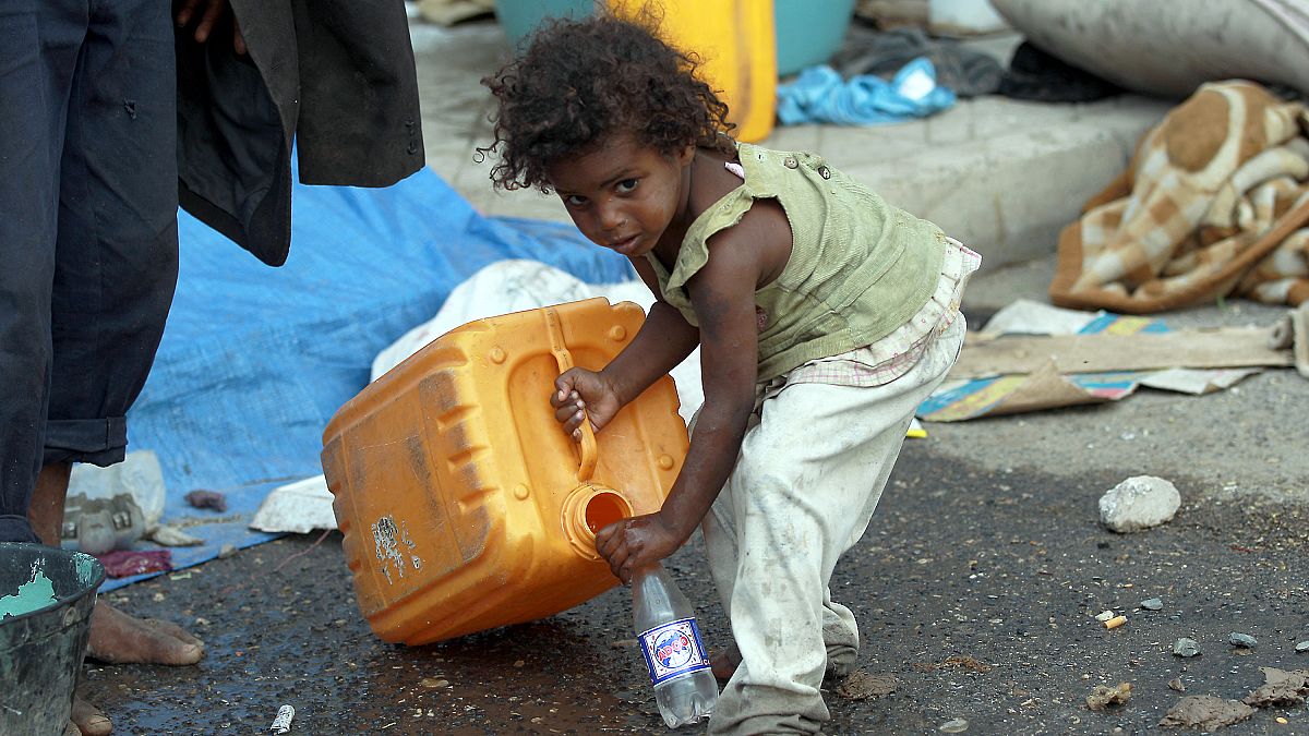 طفلة يمنية نازحة