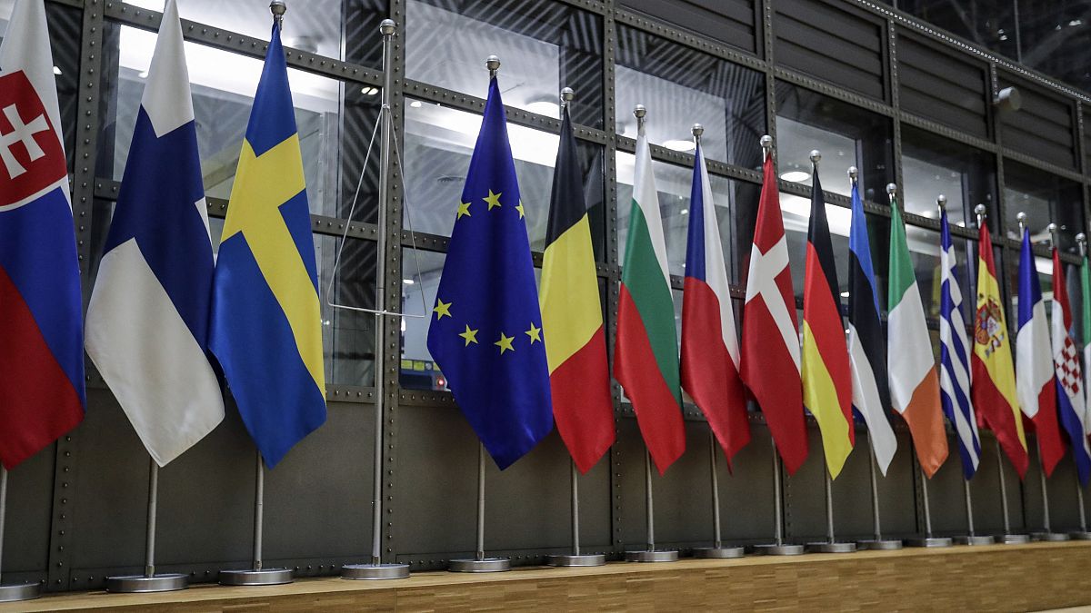 أعلام دول التكتّل داخل مقر المجلس الأوروبي ـ بروكسل