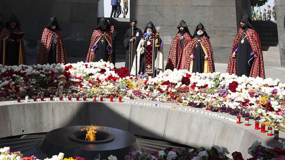 Le Catholicos de tous les Arméniens Karekine II au mémorial du génocide des Arméniens, Erevan, Arménie, le 24 avril 2021