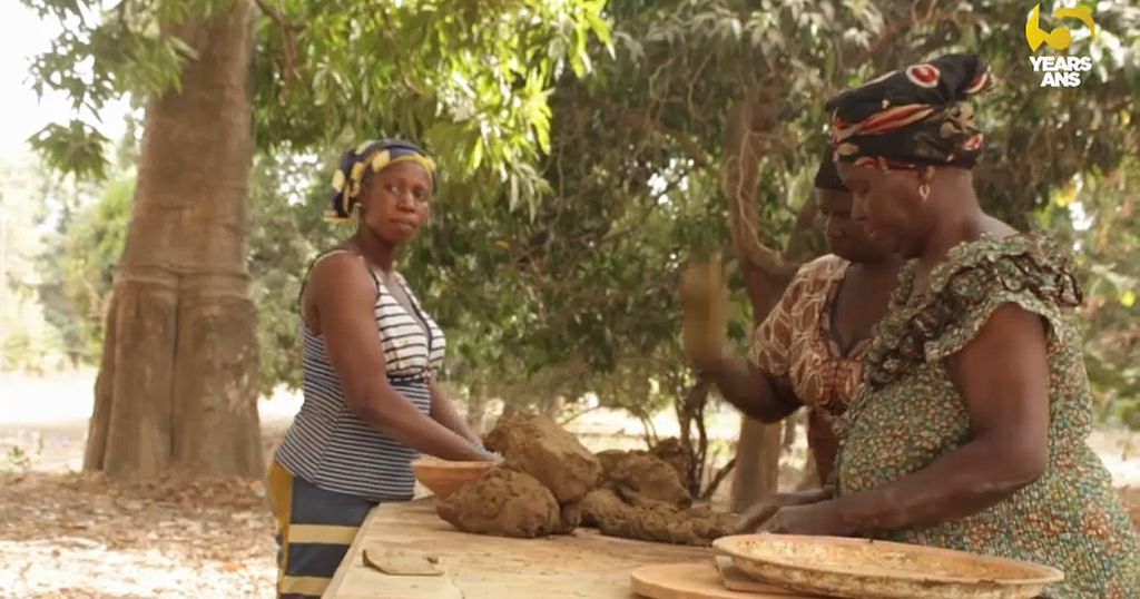 Women in Senegal try to keep pottery tradition alive