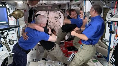 لحظه اتصال سفینه «دراگون» و ورود فضانوردان به ایستگاه فضایی بین‌المللی