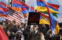 Joie des Arméniens et colère des Turcs après la reconnaissance du génocide par Joe Biden