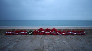 Australia and New Zealand commemorate war dead on Anzac Day