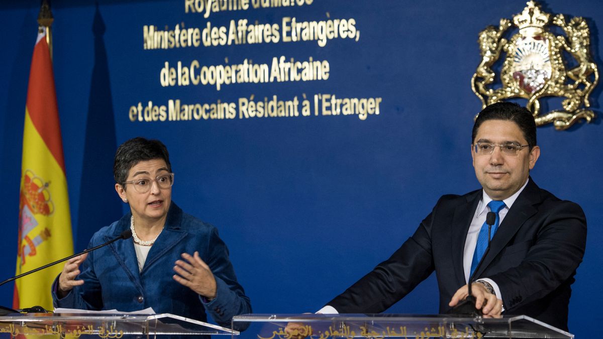 وزير الشؤون الخارجية المغربي ناصر بوريطة مع نظيرته الإسبانية أرانشا غونزاليس لايا في العاصمة المغربية الرباط/ 24 يناير 2020.