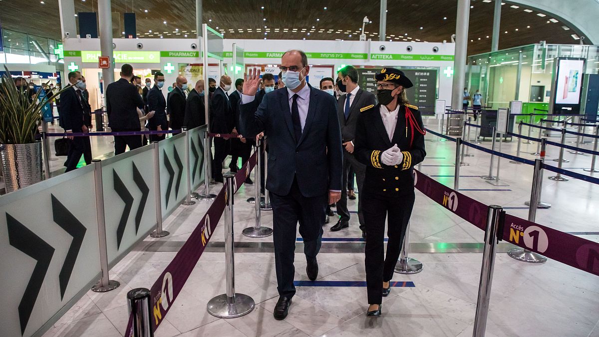 رئيس الوزراء الفرنسي جان كاستكس في مطار رواسي شارل ديغول