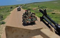 دورية لجنود صوماليين في قافلة قرب قاعدة سانغوني العسكرية، على بعد ما يقارب 450 كلم جنوب مقديشو.