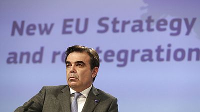 L'Ue vuole aumentare i rimpatri dei migranti, polemica sul nuovo incarico a Frontex