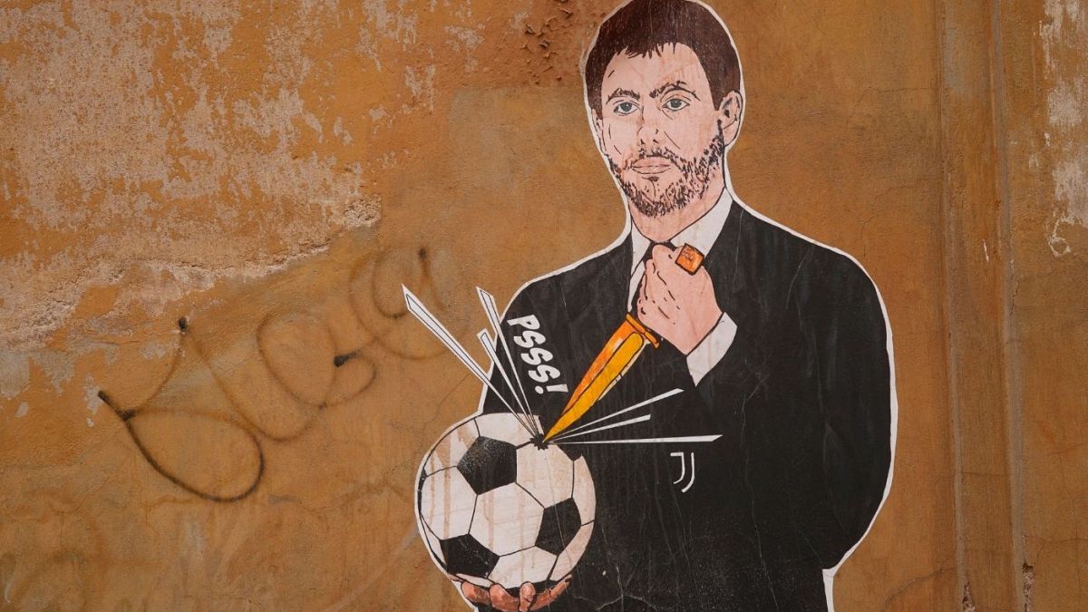 نقاشی دیواری از رئیس‌ باشگاه یوونتوس پس از اتفاقات اخیر سوپرلیگ