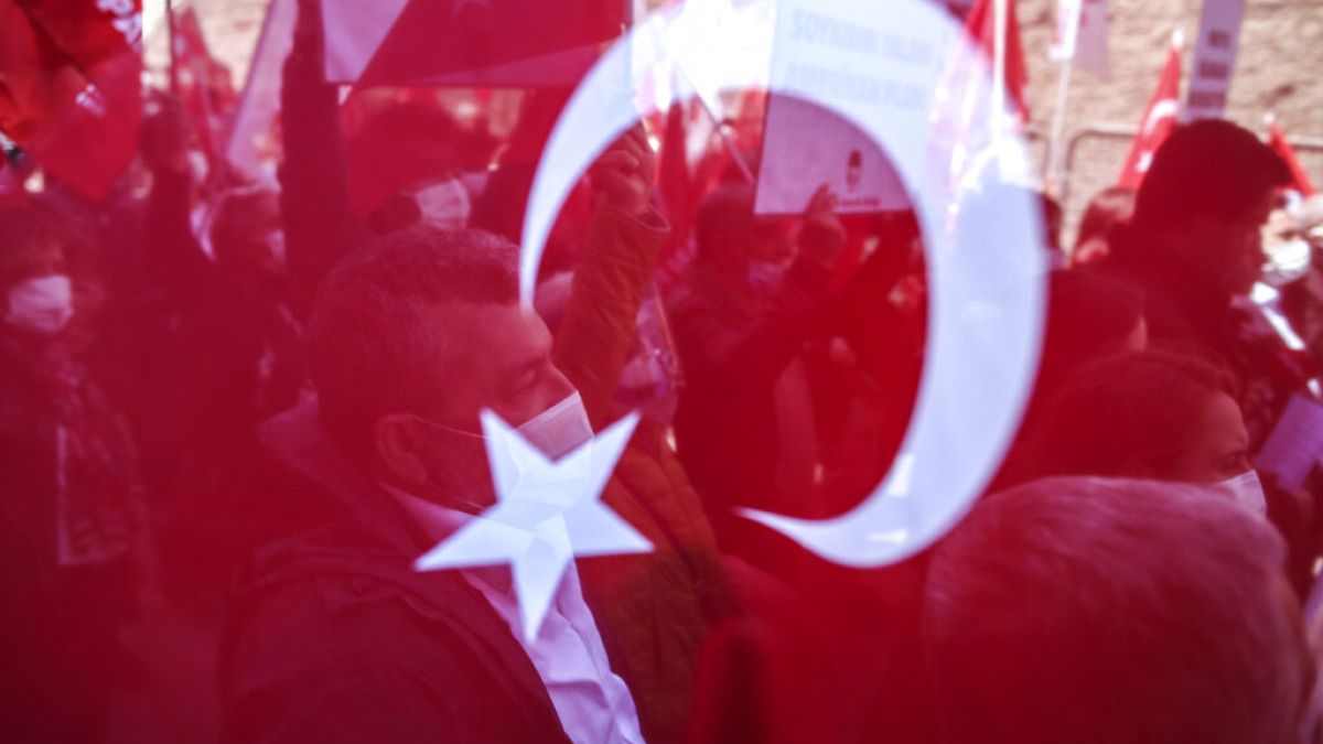 Türkiye'nin dış politikasında 'yumuşama' sinyalleri: Kriz yaşanan ülkelerle ilişkiler ne durumda?