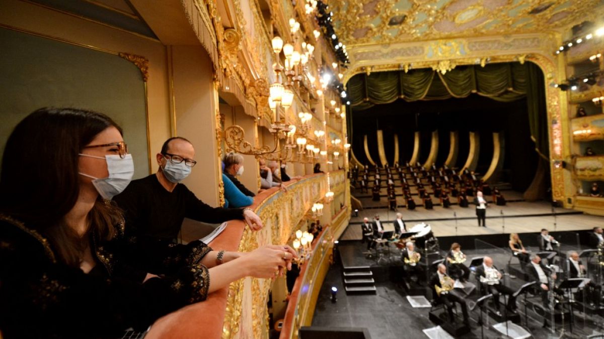 Verdi-koncertet tartottak egy olasz operaházban, kinyitott a Colosseum is 
