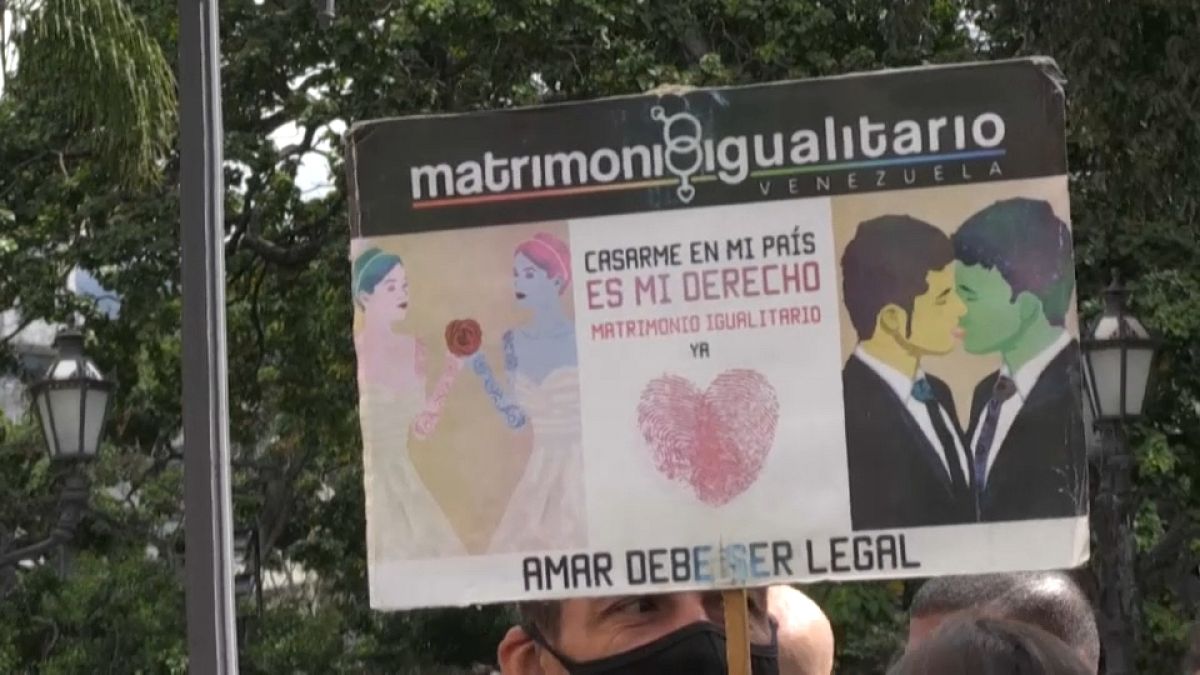 Un cartel a favor del matrimonio entre personas del mismo sexo