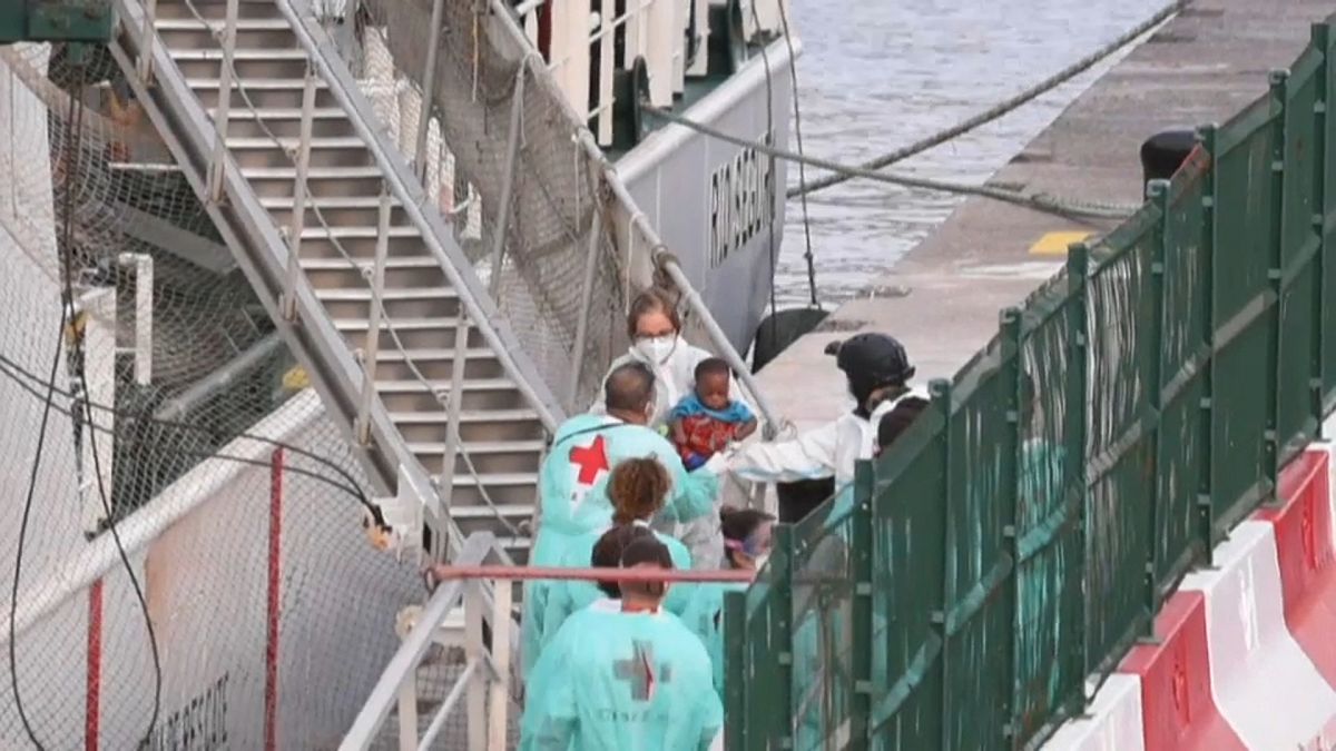 Llegada de migrantes al Puerto de los Cristianos, al sur de Tenerife