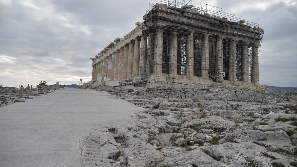 A betonút, amely felvezet a Parthenónig