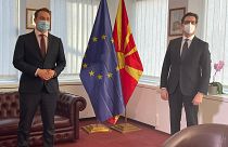 Presidente da Macedónia do Norte (dir.)