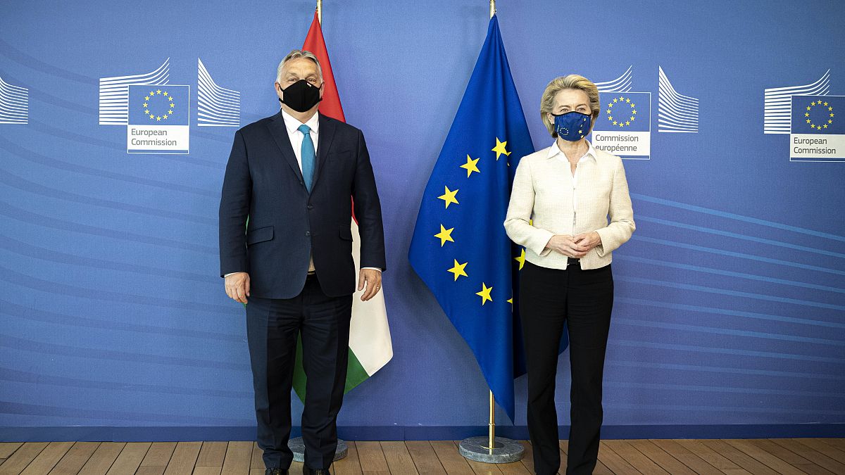 Orbán Viktor magyar miniszterelnök és Ursula von der Leyen bizottsági elnök Brüsszelben 2021. április  23-án
