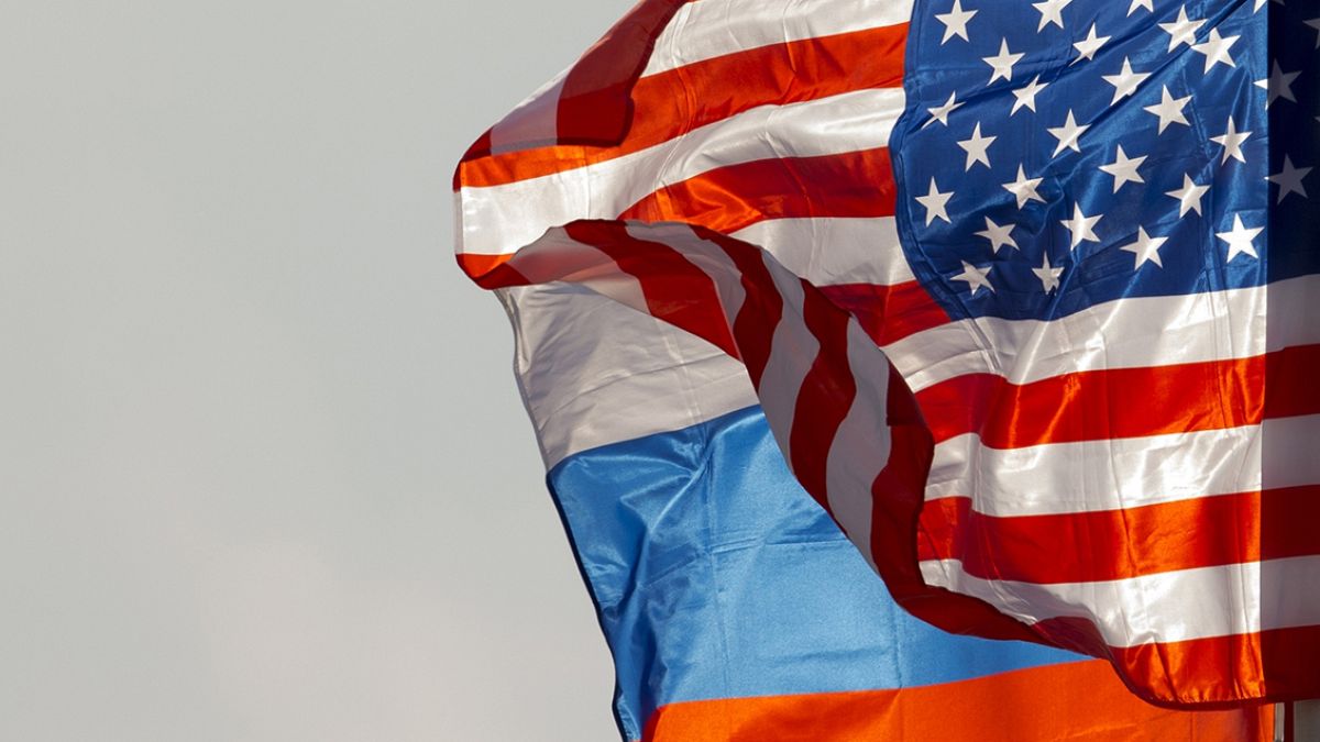 Rusya-ABD bayrakları 
