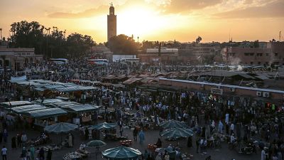 ساحة جامع الفناء السياحية بمدينة مراكش في المغرب.