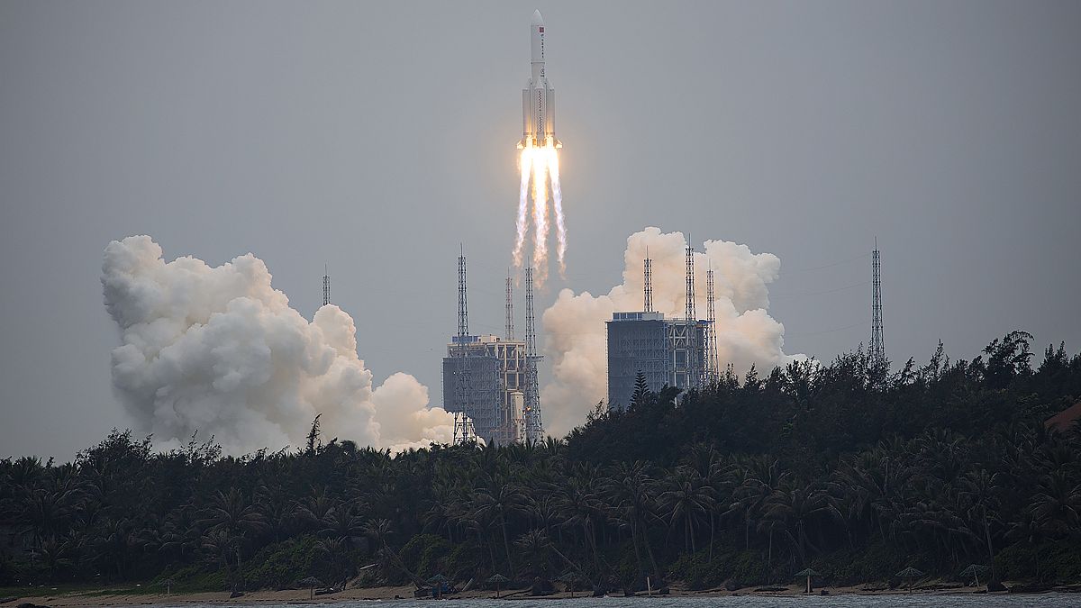China lanza el primer módulo de la nueva estación espacial 