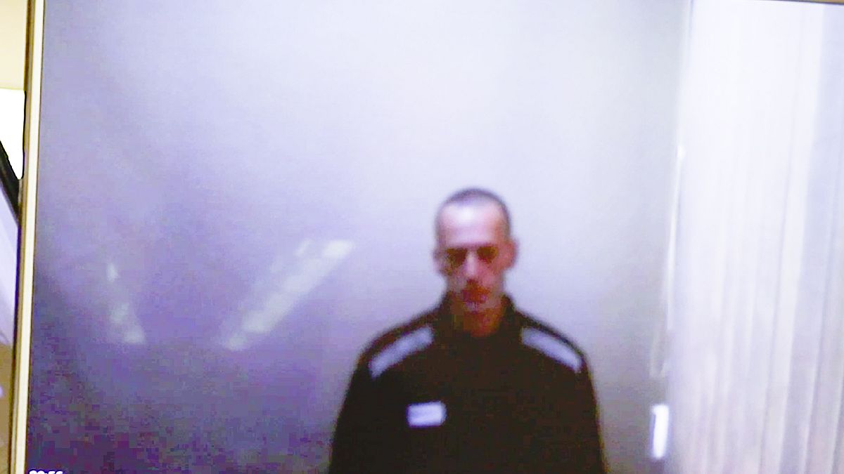Captura de la video llamada con Alexei Navalni durante el juicio.