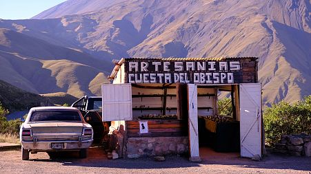 A roadside shop at Cuesta del Obispo.