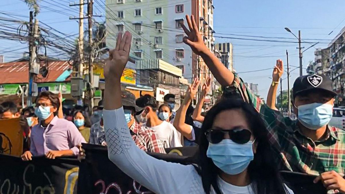 Myanmar'daki cunta yönetimine karşı gösterilerde 7 kişi daha hayatını kaybetti