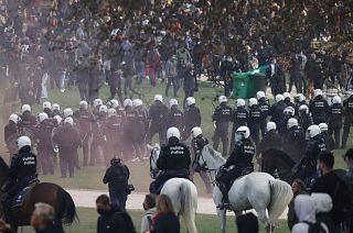 برخورد پلیس بلژیک با معرتضان به محدودیت‌های کرونایی