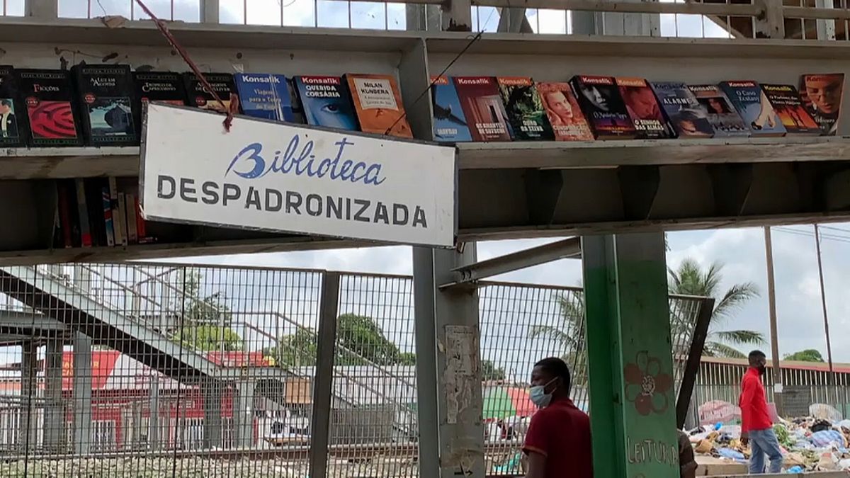 Biblioteca "Despadronizada"