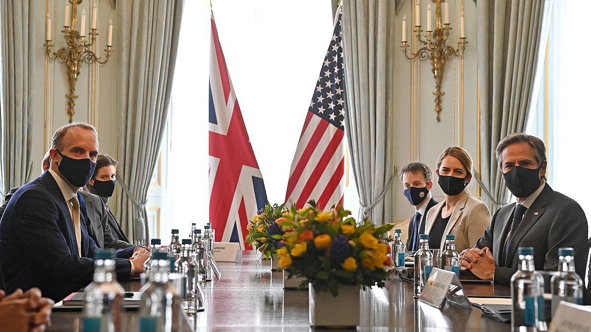 لقاء بين وزير خارجية الولايات المتحدة (بلينكن) والمملكة المتحدة (راب) قبيل اجتماع مجموعة السبع