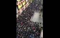 Plusieurs centaines de militants néofascistes via Paladini à Milan (Italie), le 29 avril 2021. 