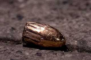 یک گلوله روی زمین