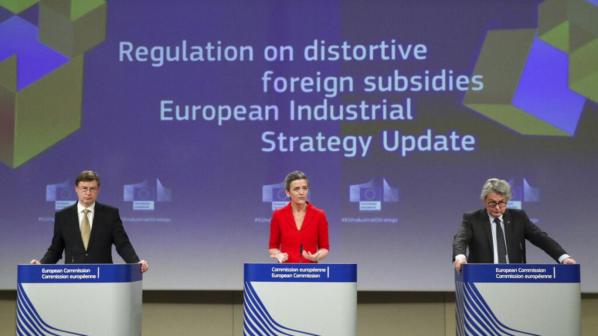 Avrupa Komisyonu yetkilileri güncellenmiş sanayi stratejisini açıkladı