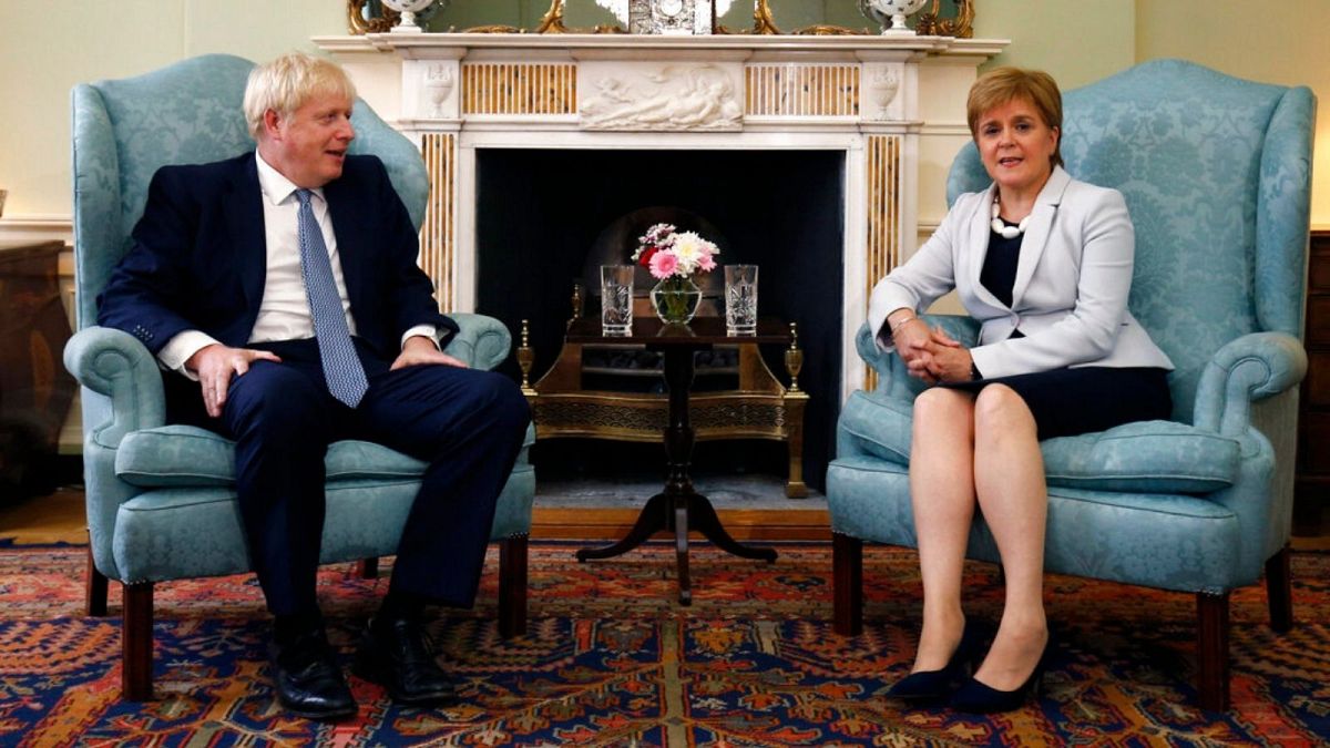 بوریس جانسون، نخست‌وزیر اسکاتلند و نیکولا استروژن، وزیر اول اسکاتلند