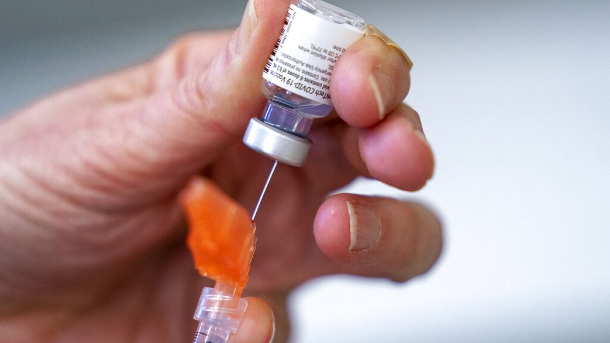 Pfizer'ın Covid-19 aşısı Kanada'da 12 ve üzeri bütün yaş gruplarında kullanılabilecek