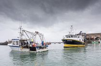 Fransa ile Jersey Adası balıkçı krizinde İngiltere'den geri adım: Savaş gemileri çekiliyor
