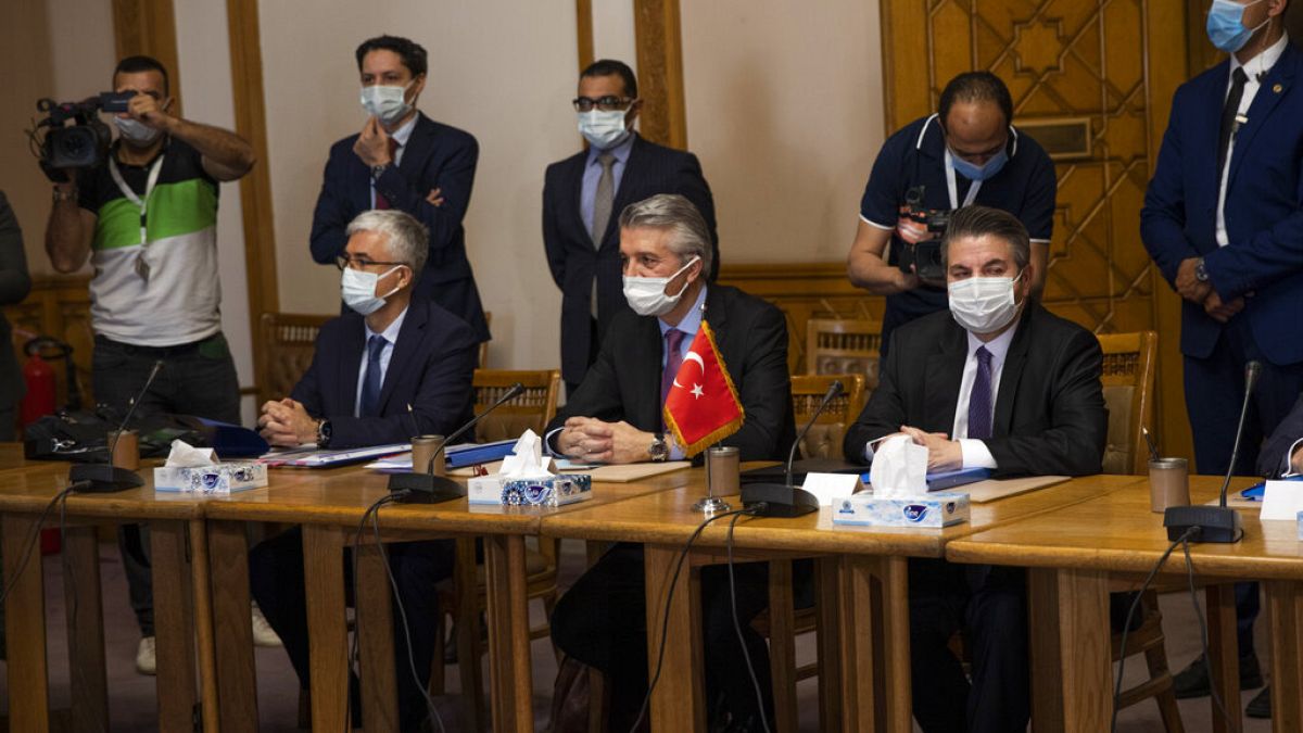 Kahire'deki görüşmelere, Dışişleri Bakan Yardımcısı Büyükelçi Sedat Önal ve Mısır Dışişleri Bakan Yardımcısı Büyükelçi Hamdi Sanad Loza başkanlık etti.