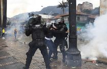 Διαδηλώσεις κατά της αιματηρής καταστολής στην Μπογκοτά