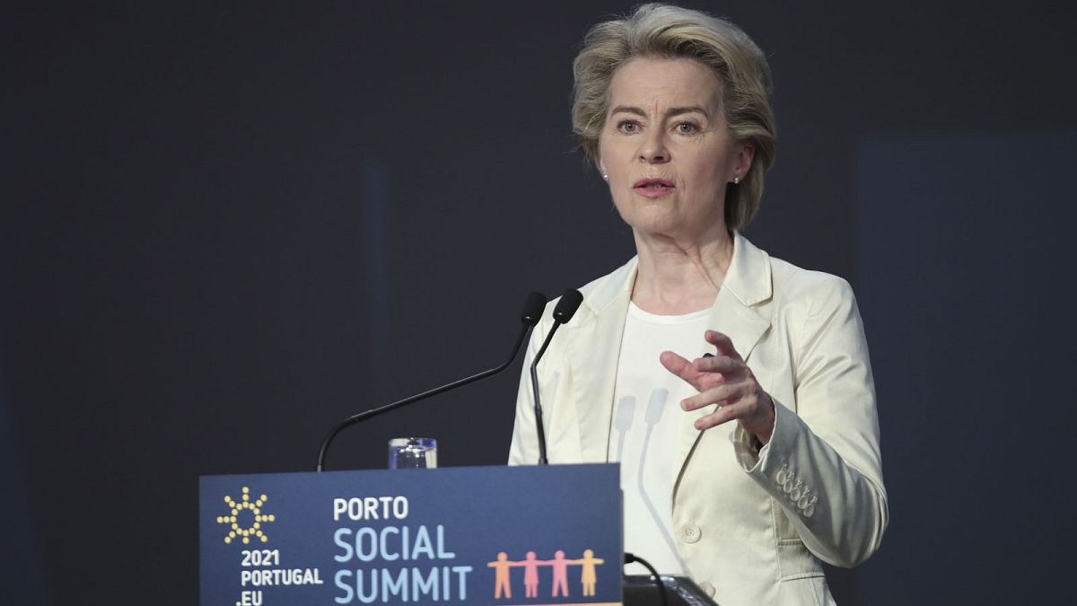 Ursula von der Leyen, la présidente de la Commission européenne, à Porto le 7 mai 2021