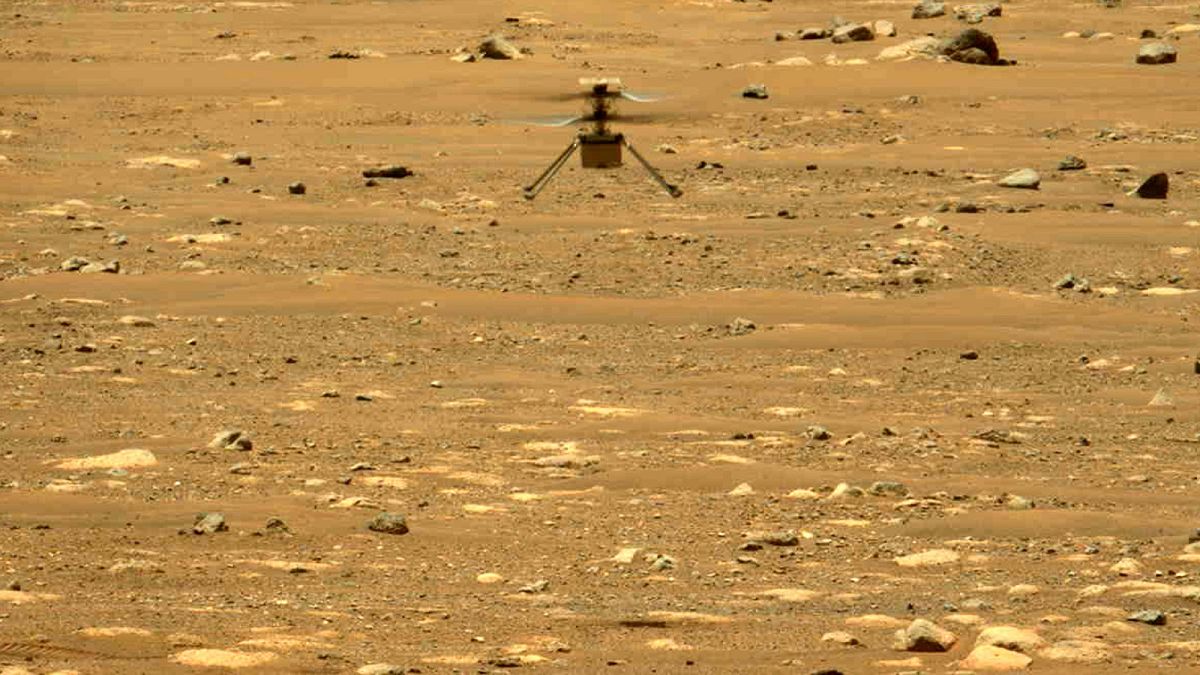 Ingenuity, le petit hélicoptère de la Nasa, lors de son second vol au-dessus de la surface de Mars, le 22 avril 2021