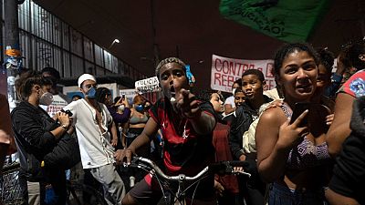 Proteste contro l'operazione di polizia druante la quale 28 persone sono state uccise, nella favela Jacarezinho a Rio de Janeiro
