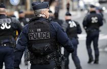 Fransa'nın başkenti Paris'te düzenlenen bir gösteriye müdahale eden polis (arşiv)