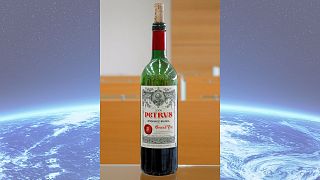 بطری شرابی که از فضا به زمین بازگردانده شده است