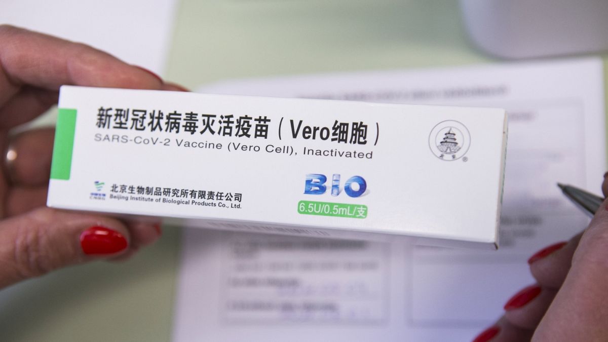 Kínai vakcina doboza a kecskeméti kórházban