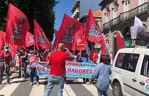 Tüntetők fogadták az uniós vezetőket Portóban