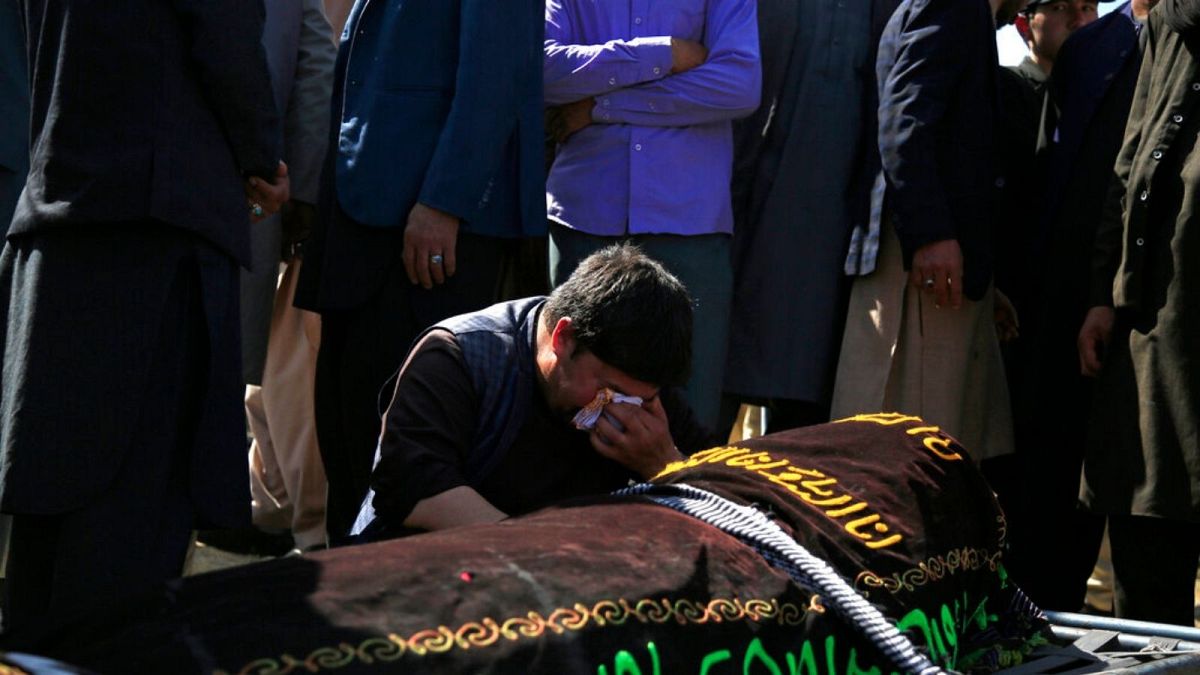مراسم خاکسپاری قربانیان انفجارهای کابل