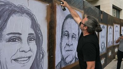 Artistas homenageiam vítimas de Beirute
