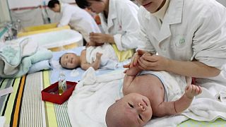 Çin'de yeni doğan bebekler