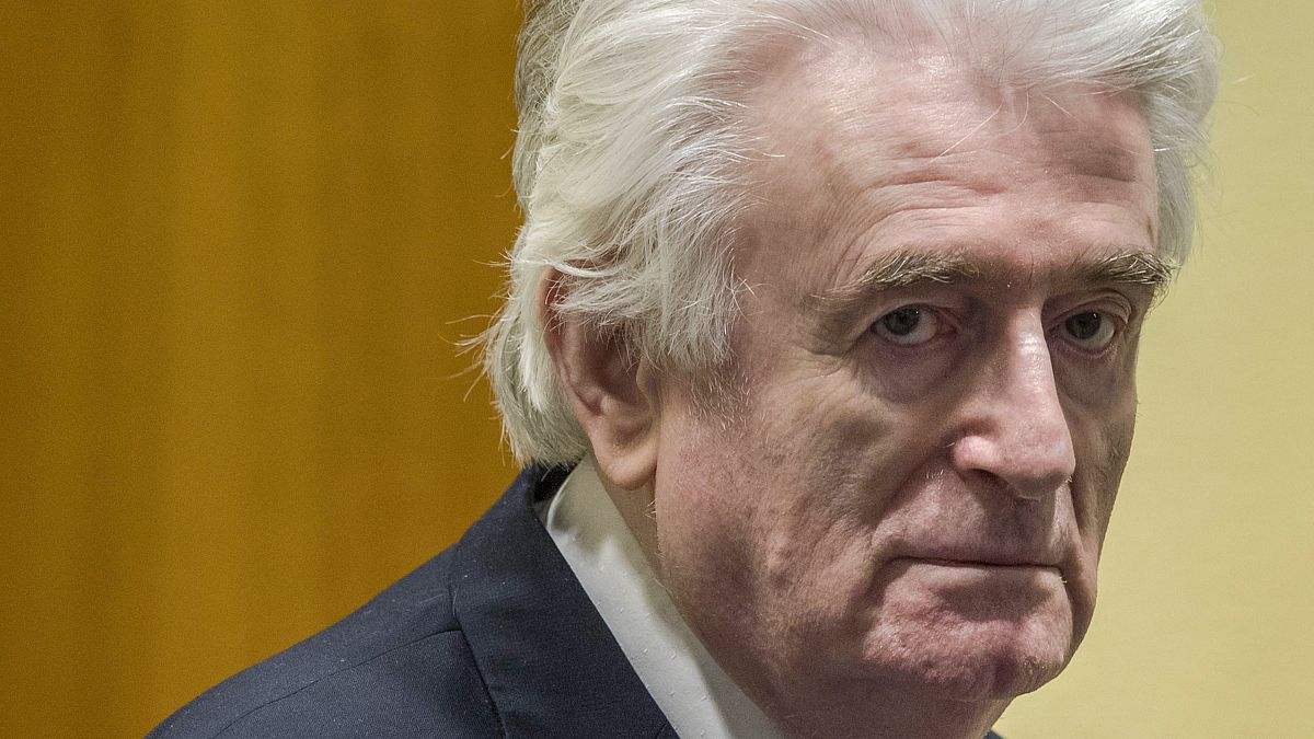 Eski Sırp lider Radovan Karadziç, soykırım ve savaş suçluları nedeniyle müebbet hapse mahkum edildi.