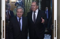 Le chef de la diplomatie russe serguei Lavrov (dr.) et le secrétaire général de l'ONU António Guterres - Moscou, le 12/05/2021