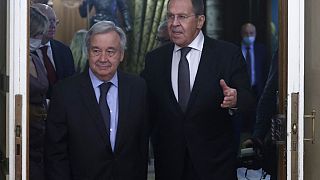 Le chef de la diplomatie russe serguei Lavrov (dr.) et le secrétaire général de l'ONU António Guterres - Moscou, le 12/05/2021